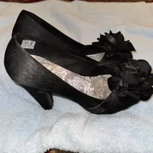 Rocket Dog High (3-3.9 in) Heel Height Heels for Women for  Rose top rocket dog platform heels. Size 9 main image 2